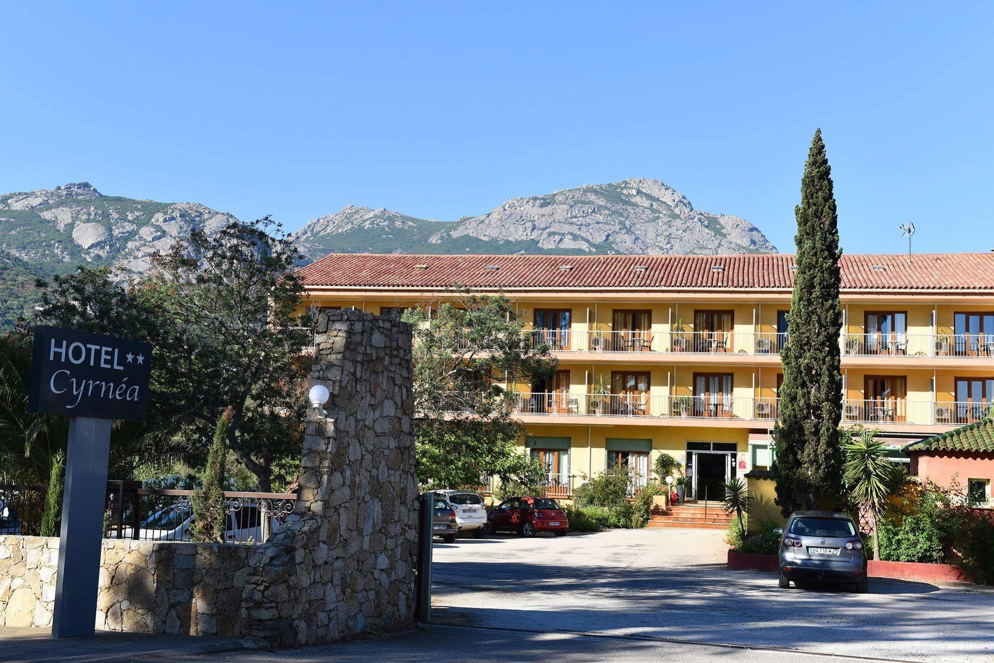 Hotel Cyrnea 卡尔维 外观 照片