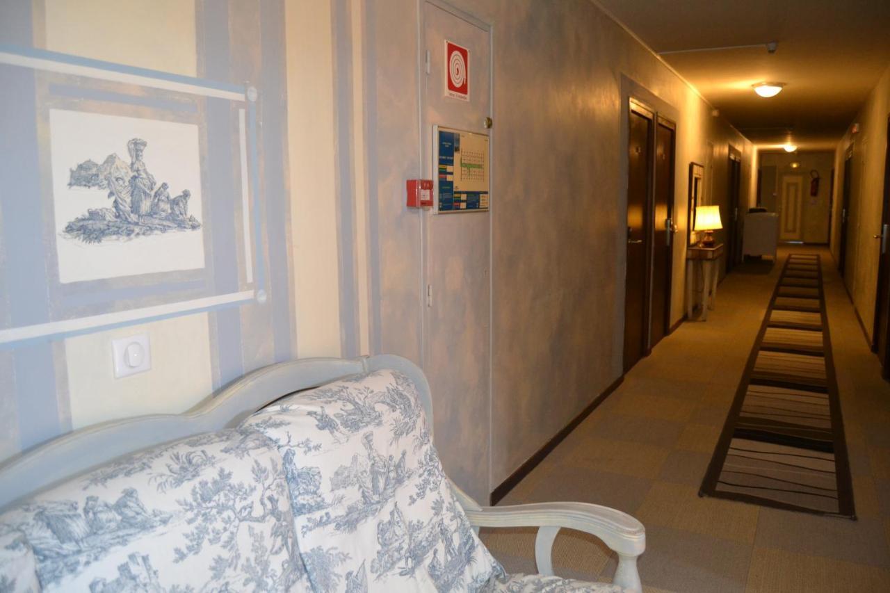Hotel Cyrnea 卡尔维 外观 照片