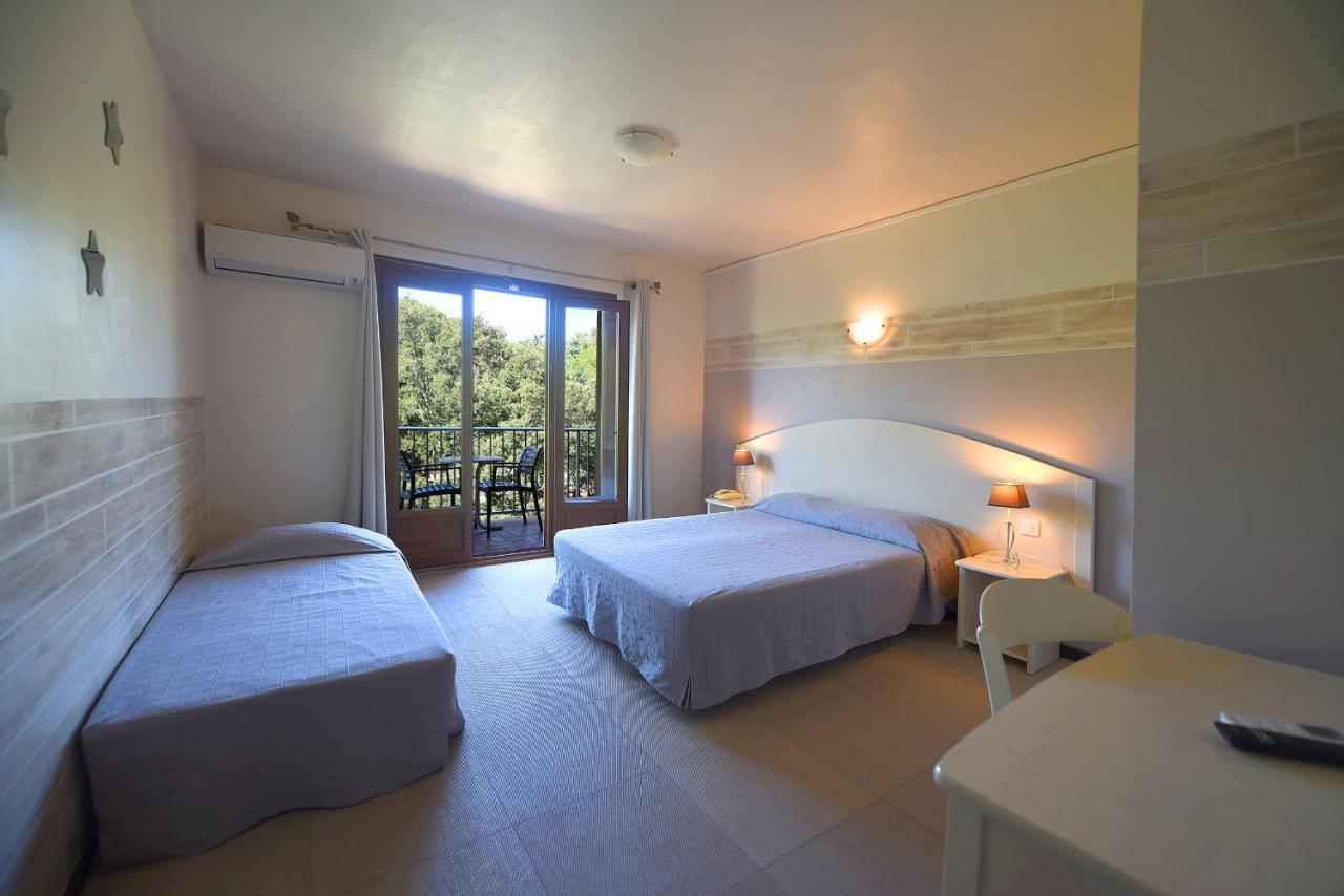 Hotel Cyrnea 卡尔维 外观 照片