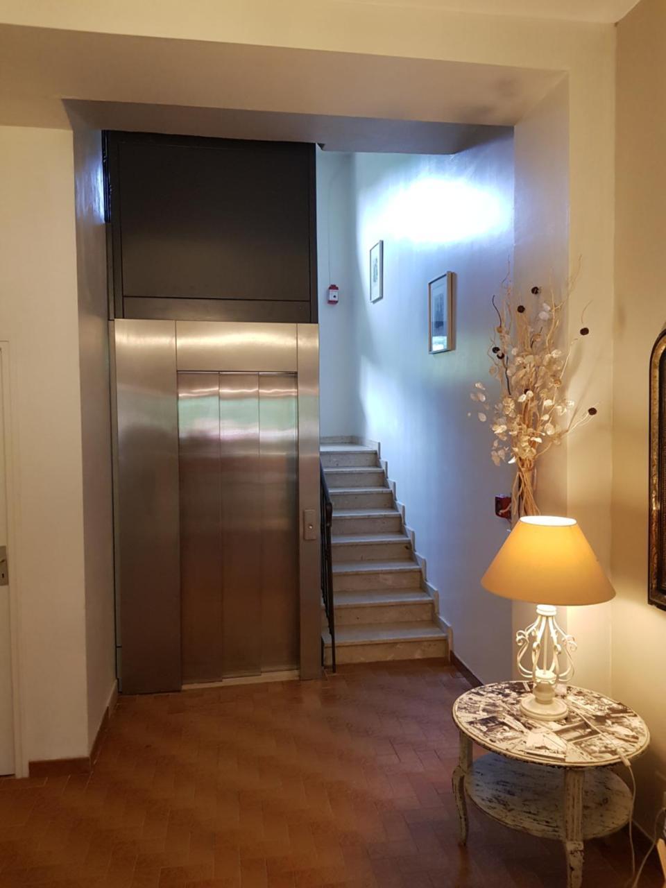 Hotel Cyrnea 卡尔维 外观 照片